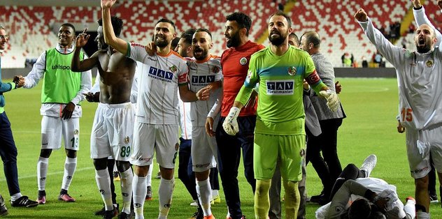 Alanyaspor 1 Puan Aldi Ligde Kaldi Son Dakika Alanyaspor Haberleri Fotomac
