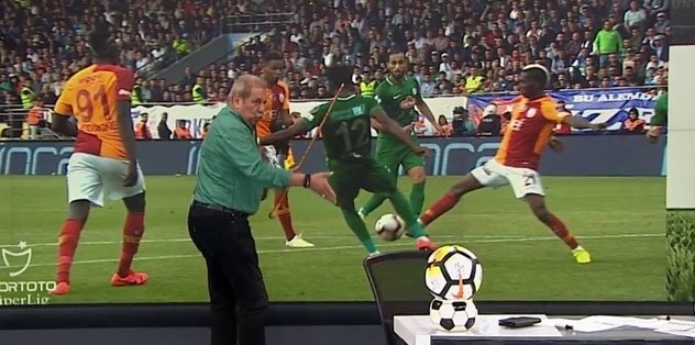 Onyekuru'nun pozisonu penaltı mı? Erman Toroğlu açıkladı!
