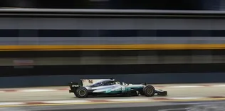 Singapur GP’de zafer Hamilton’ın