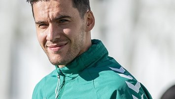 Umut Nayir için kıran kırana