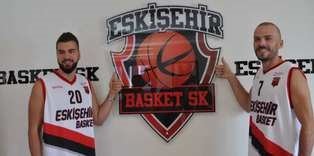 Eskişehir Basket'te çifte imza