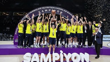 Fenerbahçe Öznur Kablo şampiyonluk kupasını aldı