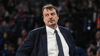 Ergin Ataman'dan pankart açıklaması! "Bunu yapan insanlar..."