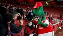 Mesut Özil’den Gunnersaurus jesti!