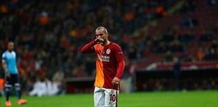 Sneijder notunu düştü. Paris'e gitti