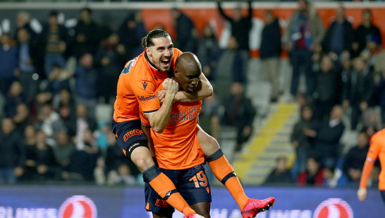 Eski dosttan kurşun