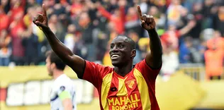 Demba Ba geri döndü