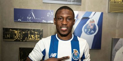 Bursaspor'un gündemindeki Waris ile 3 kulüp daha ilgileniyor