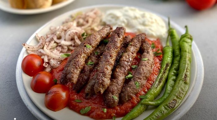 izmir-tire-kofte-tarifi-tire-kofte-nasil-yapilir-malzemeleri-yapilisi-puf-noktalari-1719476595310.jpeg