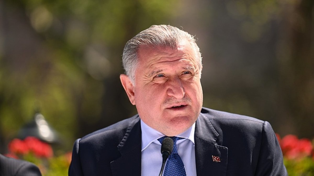 Gençlik ve Spor Bakanı Osman Aşkın Bak: Milli takımımız Dünya Kupası'nda çok iyi işler yapacak
