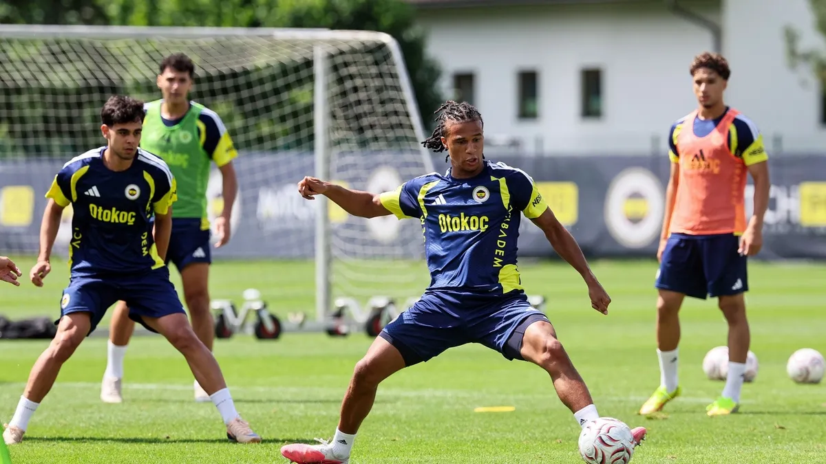 Fenerbahçe'de yeni sezon hazırlıkları devam etti