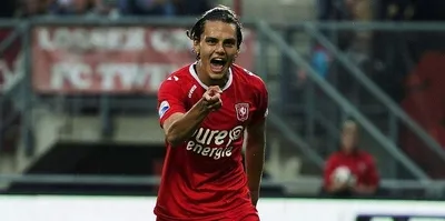 Twente Enes Ünal'la güldü