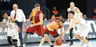 Galatasaray Odeabank evinde mağlup