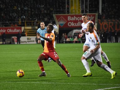Galatasaray’da Trabzonspor maçı 11’i şekillendi!