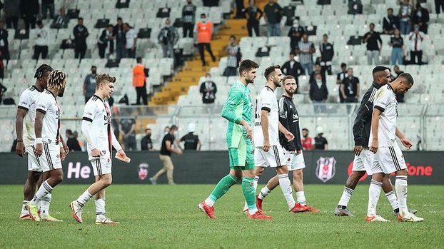 Beşiktaş'ta futbolculardan faul isyanı! Hakeme de söyledim...
