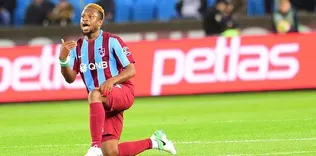 Toprak sahada maç yaptı