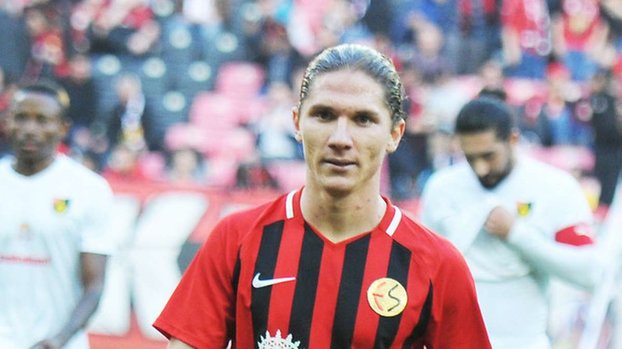 Beşiktaş Galatasaray ve Trabzonspor'un transfer savaşı yeniden başlıyor! Mehmet Özcan resmen... #