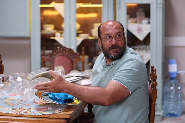 kendi-dusen-aglamaz-5-bolum-izle-kendi-dusen-aglamaz-yeni-bolum-full-izle-trt-1-kendi-dusen-aglamaz-canli-izle-1689840668589.jpeg