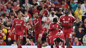 Son şampiyon Liverpool galibiyetle başladı