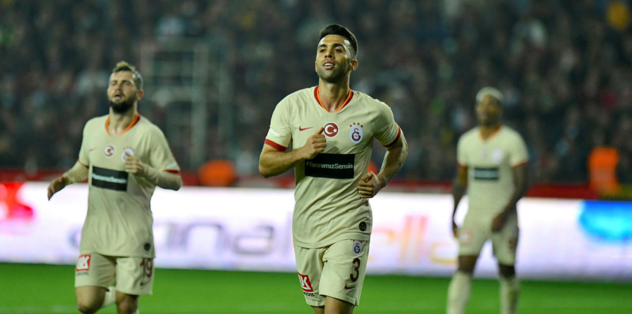 Emre sol beki kapattı