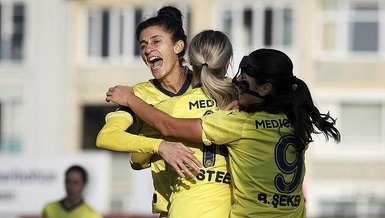 Bir derbi zaferi de kadınlardan