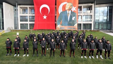 Son dakika spor haberi: A Milli Futbol Takımı Mustafa Kemal Atatürk'ü andı!