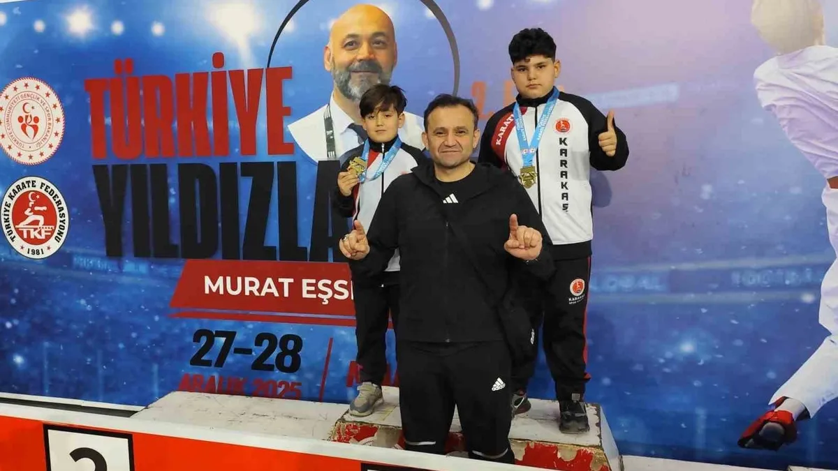 Karate Premier Ligi'nde Ünal kardeşlerden çifte altın!