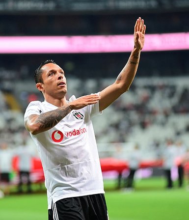 Beşiktaş’ta Domagoj Vida sol beke!