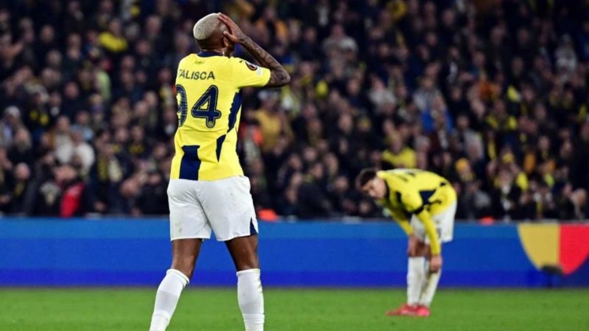 Fenerbahçe'ye Anderson Talisca şoku! O maçlarda forma giyemeyecek Fenerbahçe'ye Anderson Talisca şoku! O maçlarda forma giyemeyecek