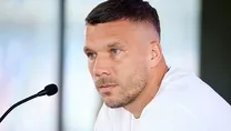 Podolski futbolu bıraktı