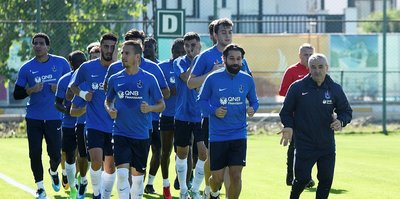 Trabzonspor’un Antalya kampı başladı