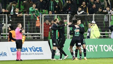 Sakaryaspor yedeklerle