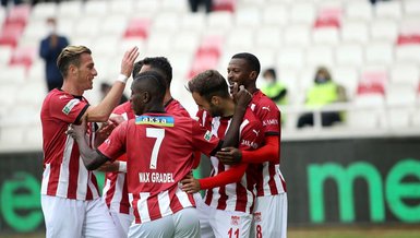 Sivasspor - Fatih Karagümrük: 4-0 (MAÇ SONUCU - ÖZET)