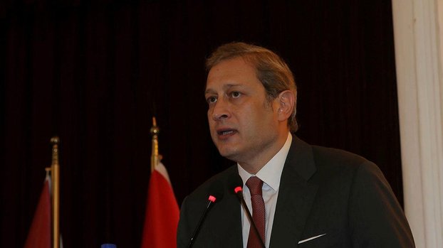 Elmas tepki gösterdi