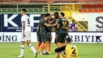 Zirvedeki Alanya ligde tarih yazıyor