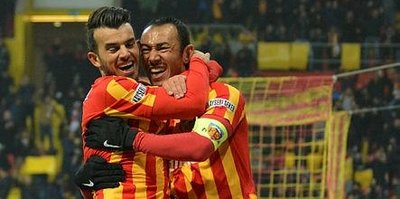 Umut Bulut kariyer rekoruna koşuyor