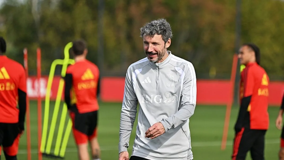 Van Bommel'den Lukaku yorumu: Fenerbahçe'de çok oynamıyor ama...
