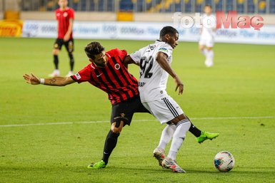 Beşiktaşlı yıldız transferde kapış kapış! Dünyaca ünlü isim...