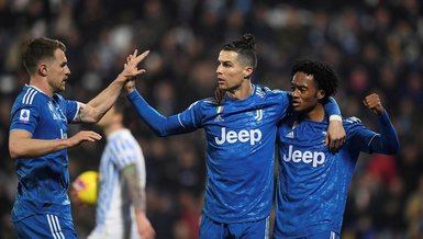 Ronaldo 2'ye katladı