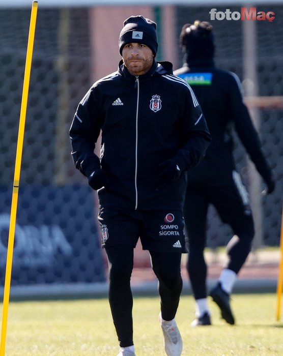 Beşiktaş'ın eski futbolcusu Gökhan Töre Adana Demirspor'da asgari ücret kazanacak