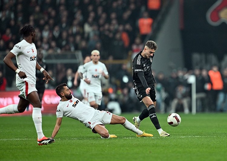 galatasaray-besiktas-maci-ne-zaman-saat-kacta-galatasaray-besiktas-gs-bjk-derbisi-hangi-kanalda-sifresiz-mi-1759494280931.jpg