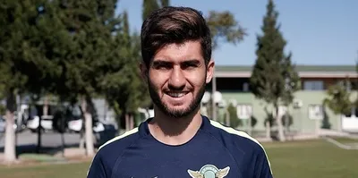 Akhisarspor'dan erken sözleşme