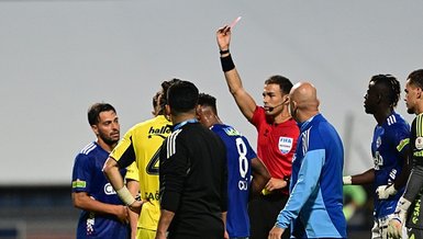Kırmızı kart VAR uyarısıyla geldi