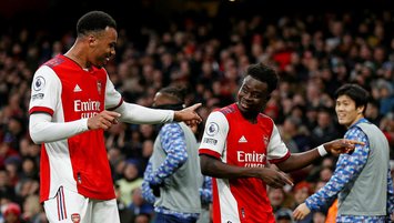 Arsenal 2 golle kazandı!