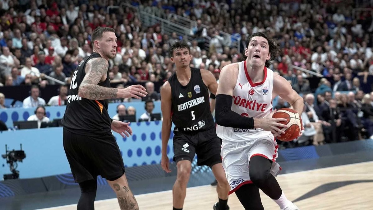 12 Dev Adam gümüşte kaldı