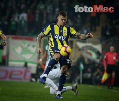 Fenerbahçe’ye sürpriz stoper!