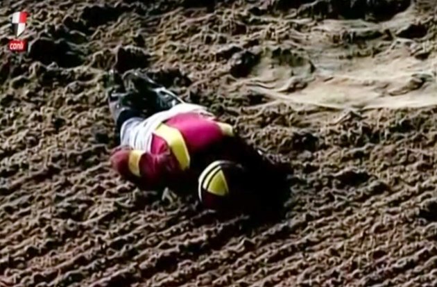 sampiyon jokey halis karatas attan dustu halis karatas in attan dusus anini izleyin video videos