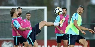 Burak Yılmaz ve Emre Mor katılmadı