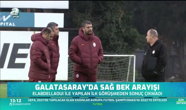 Galatasaray'da sağ bek arayışları sürüyor