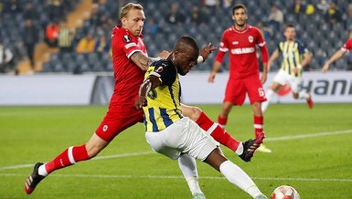 Fenerbahçe Royal Antwerp maçında VAR sonrası penaltı kararı! İşte o pozisyon